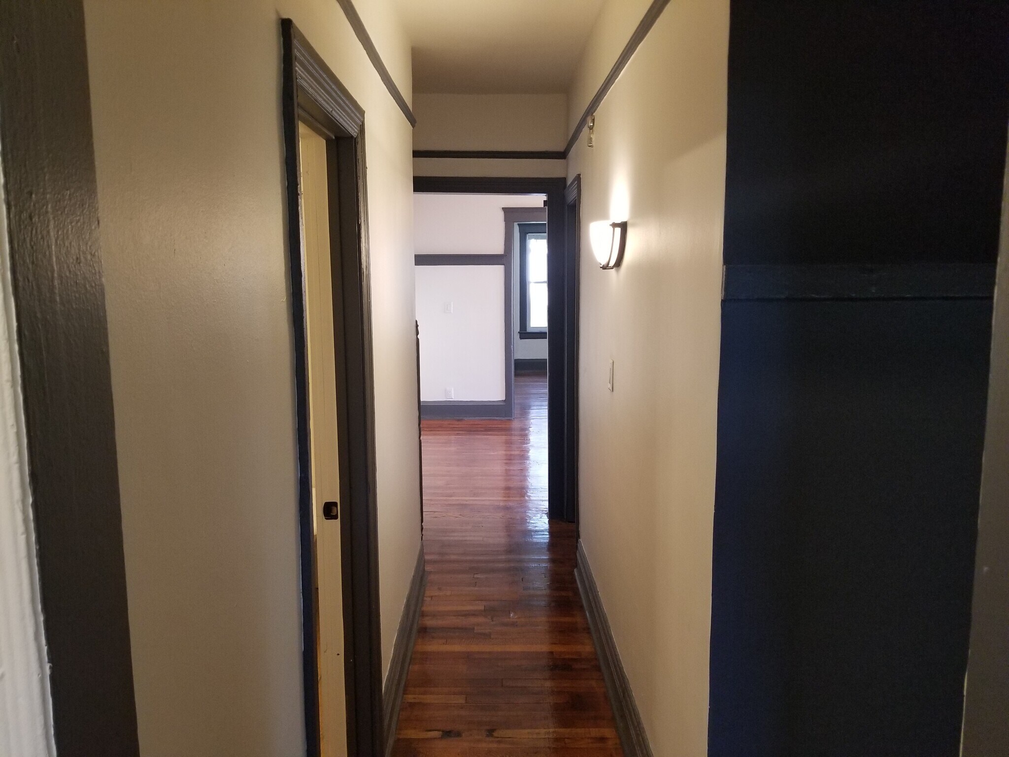 Building Photo - 865 Pingree St