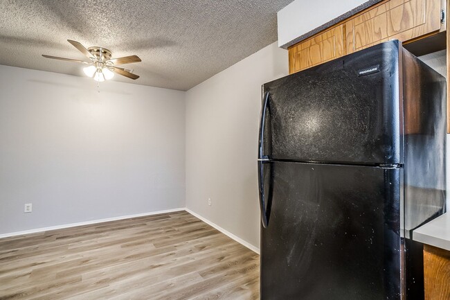 Building Photo - 2521 Indigo Ln