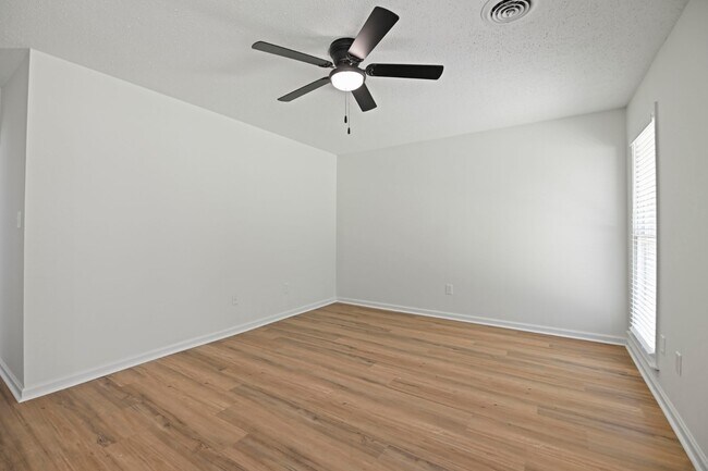 Building Photo - 2117 Semmes Dr