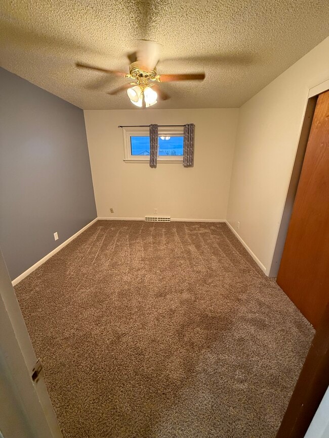 Building Photo - 1127 E Reynolds St