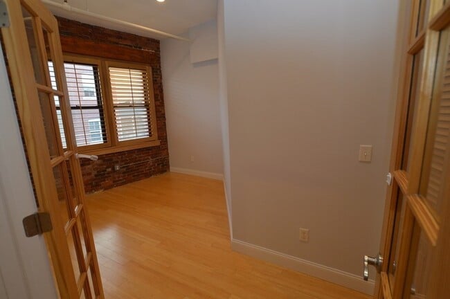 Building Photo - 27 Fayette St