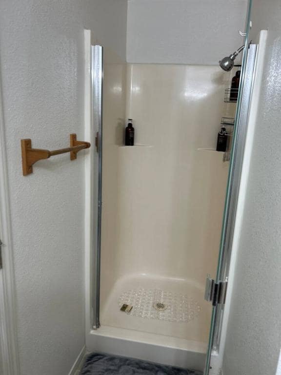 Building Photo - 563 Primrose Dr