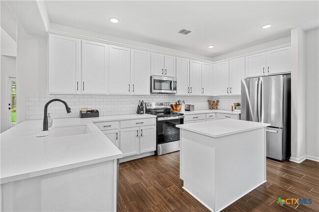 Building Photo - 112 Alpen Ct