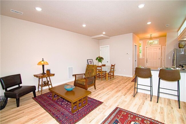 Building Photo - 1579 S Duncan Ave