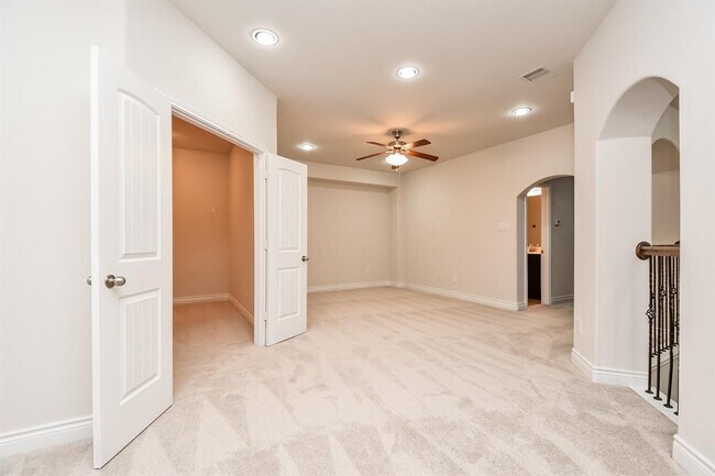 Building Photo - 24210 Madrid Hill Ln