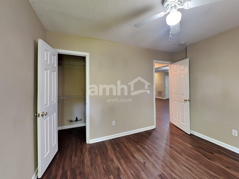 Building Photo - 5008 Lonita St
