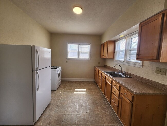 Building Photo - 2 Bedroom Home on the Southside