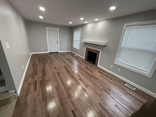 Building Photo - 1915 Auburn St