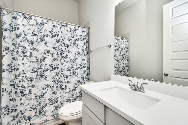 Building Photo - 5042 Albany Shores Ln