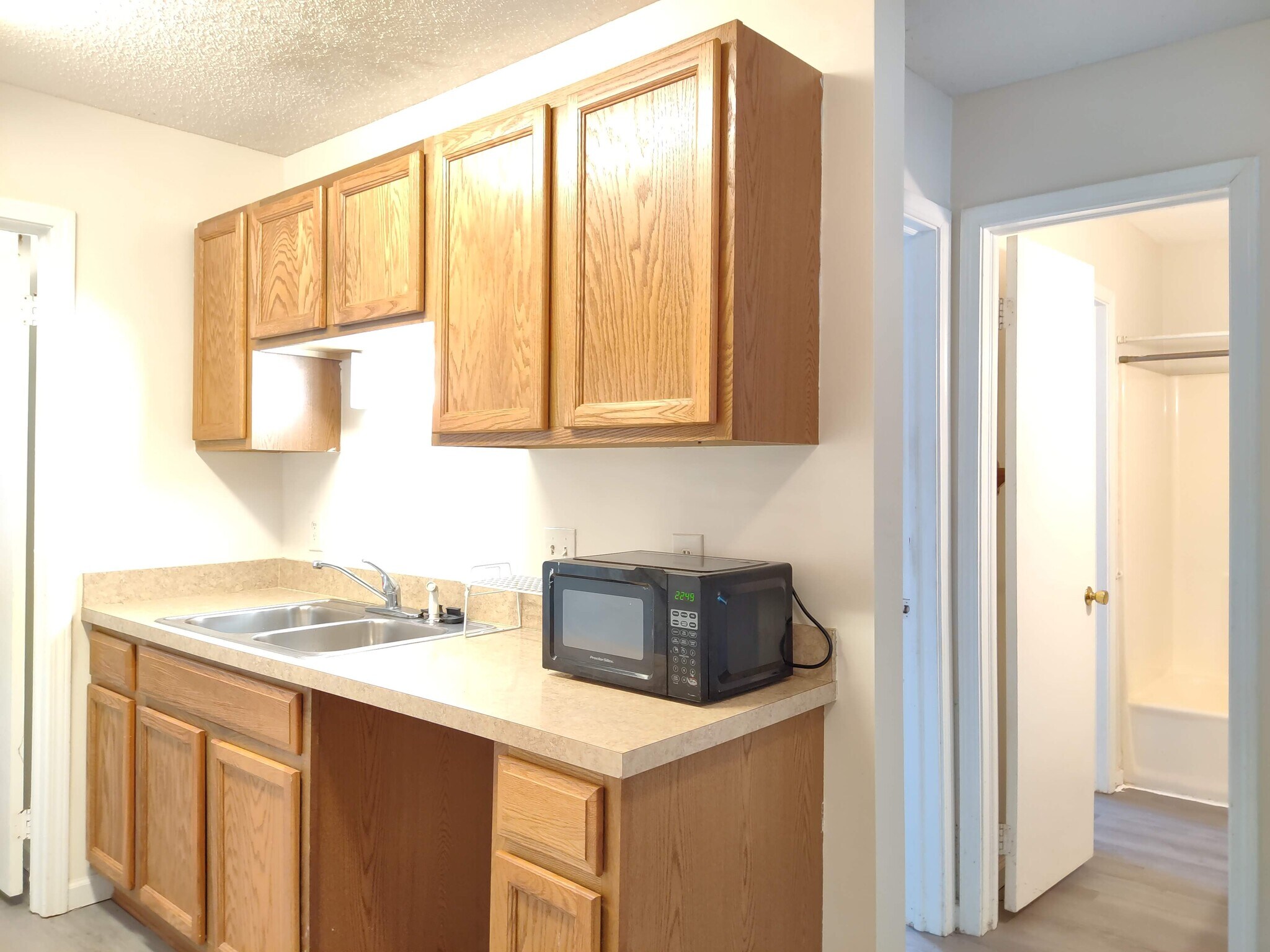 Building Photo - 801 Burcale Rd