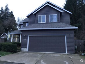 Building Photo - 3 Bedroom 2.5 Bath Newberg OR