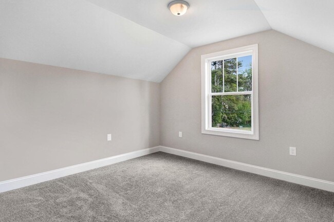 Building Photo - 106 Kingston Cir