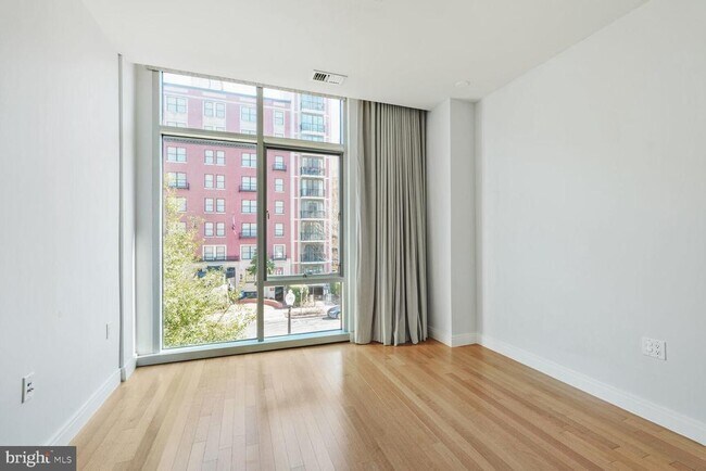 Building Photo - 1177 22nd St NW