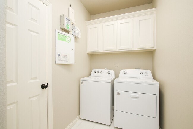 Building Photo - 35 Winhall Pl