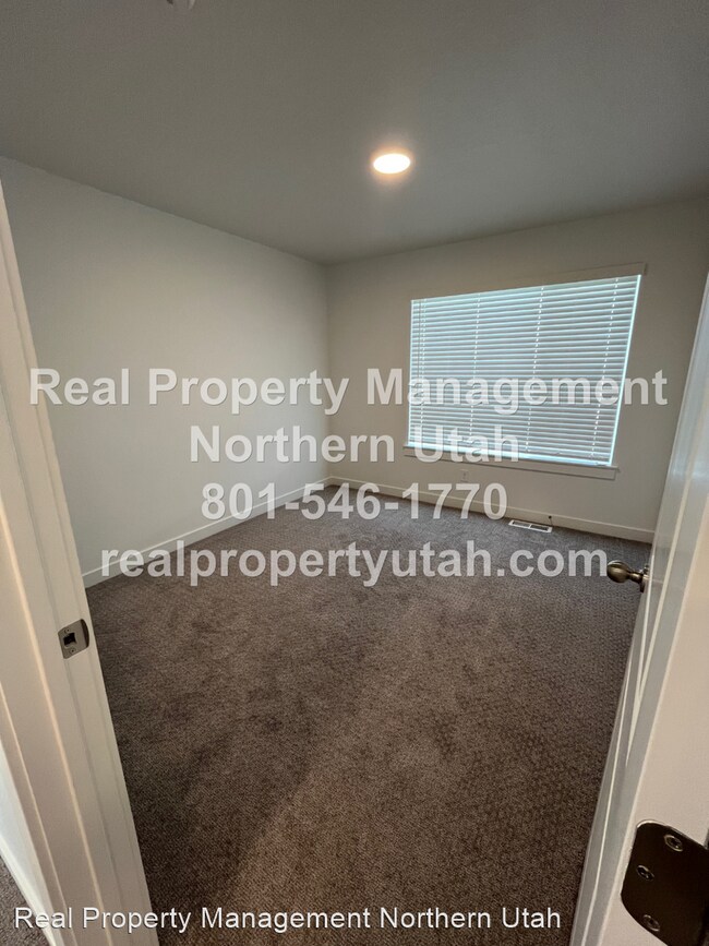 Building Photo - 3 br, 2.5 bath House - 3084 N. 1600 E.
