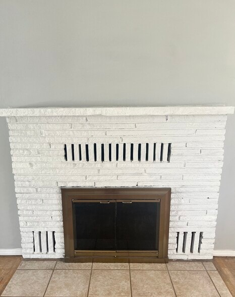 Living room top floor - 600 Terry St