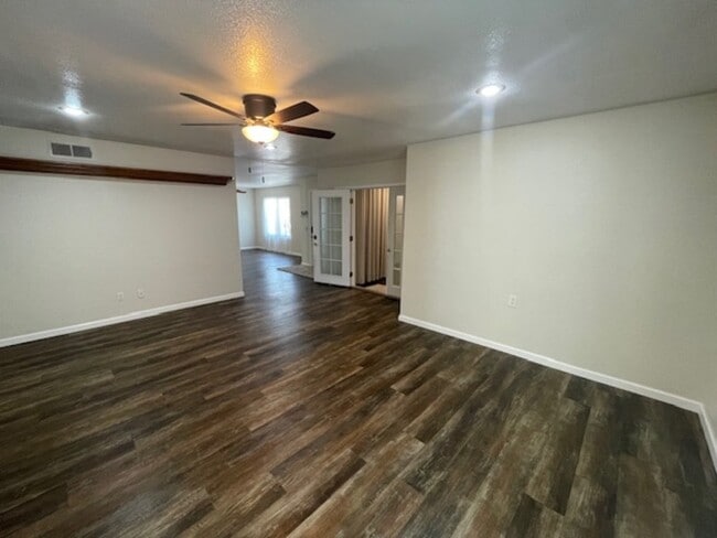 Building Photo - 2103 Starburst Ln