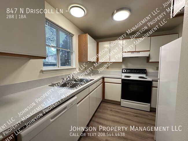 Building Photo - 847 N Driscoll Ln