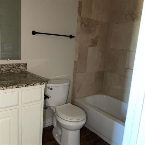 Building Photo - 409 Maple Row