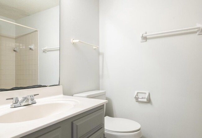 Building Photo - 1614 Arlyn Cir