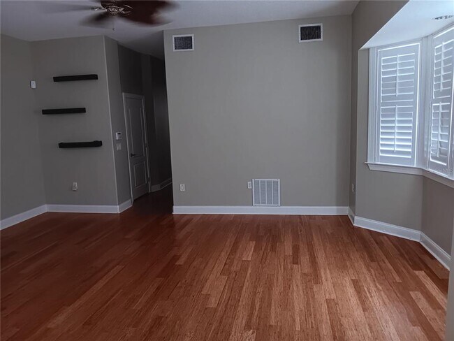 Building Photo - 200 Brightwater Dr