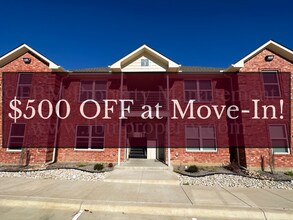 Building Photo - Hidden Creek Townhomes, Unit 311 - $500 OFF at Move-in!! Gorgeous 2 Bedroom, 2 Bathroom Townhome ...