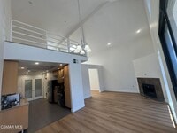 Building Photo - 13331 Moorpark St