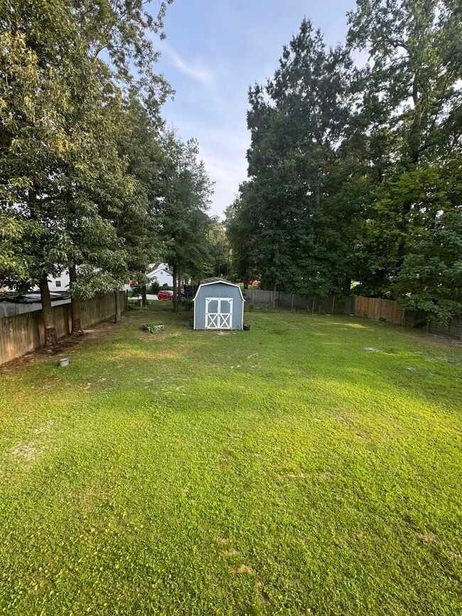 Building Photo - 6401 Brambleton Rd