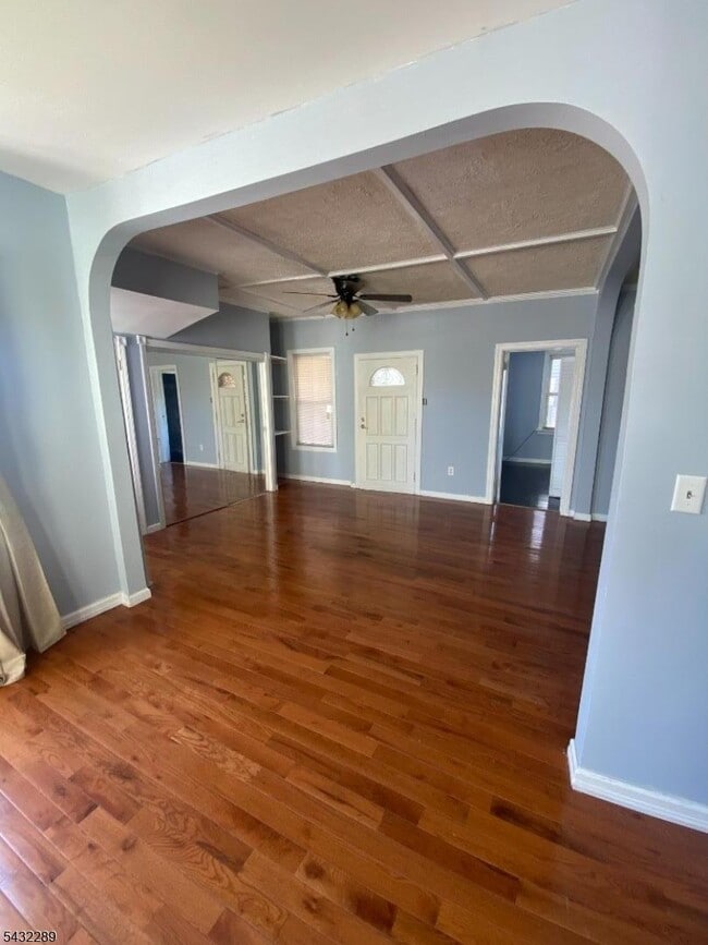 Building Photo - 17 Walnut Terrace