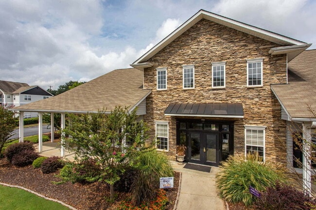 Building Photo - Student Housing