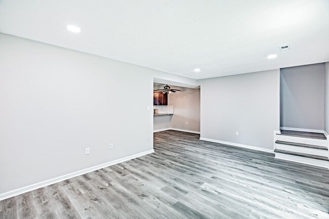 Building Photo - 117 E Beaver Ct