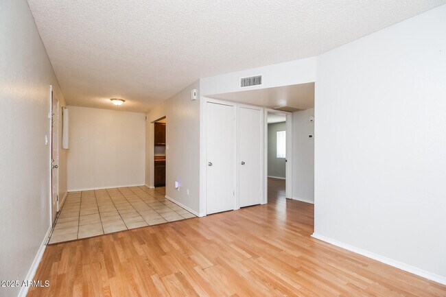 Building Photo - 1050 W University Dr