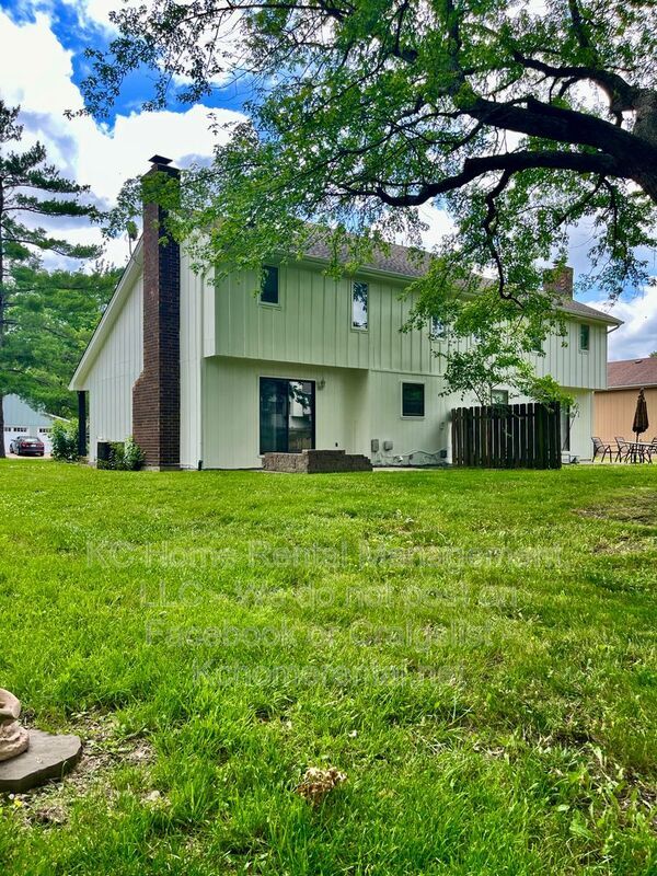 Building Photo - 3868 SW Harbor Dr