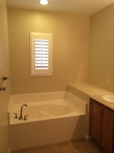 Building Photo - Valencia - Gorgeous 3 + 2.5 West Hills Condo