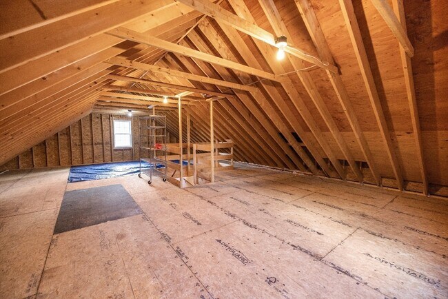 Building Photo - 11 Checkerberry Ln