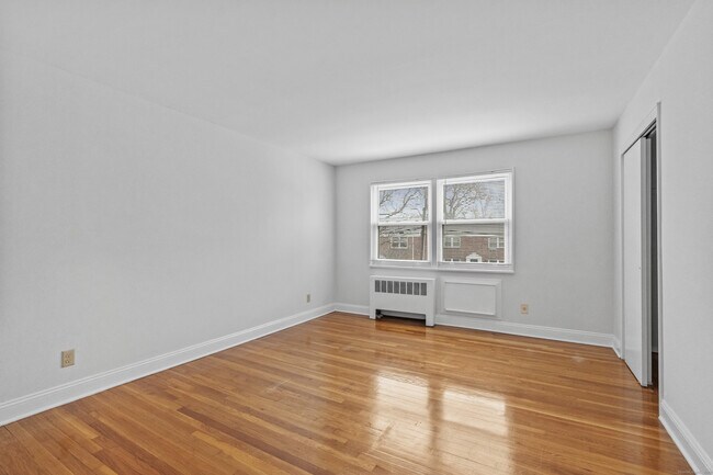 Building Photo - 102 Blachley Rd