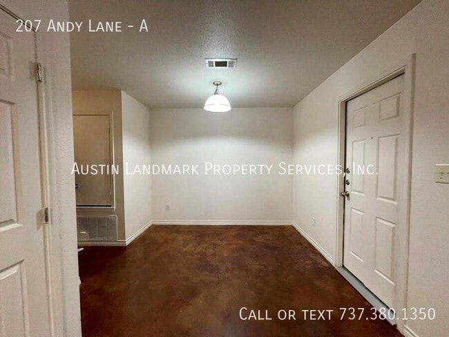 Building Photo - 207 Andy Ln