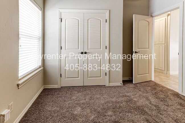 Building Photo - * * * $250 Move-in Special * * * Charming 3-Bedroom / 2-Bathroom Home! * * * $250 Move-in Special...