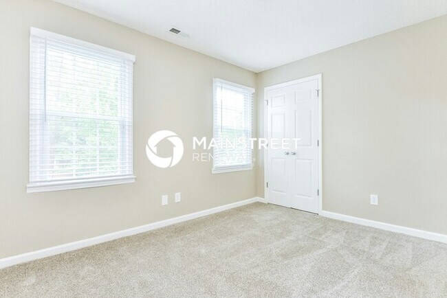 Building Photo - 3 Bedroom Pet-Friendly Home in Fuquay-Vari...