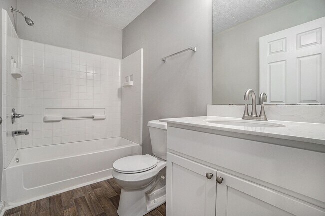 Building Photo - Beautifully Updated Decatur Townhome with ...