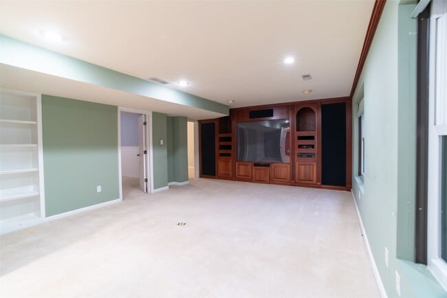 Building Photo - 570 Castle Ridge Dr