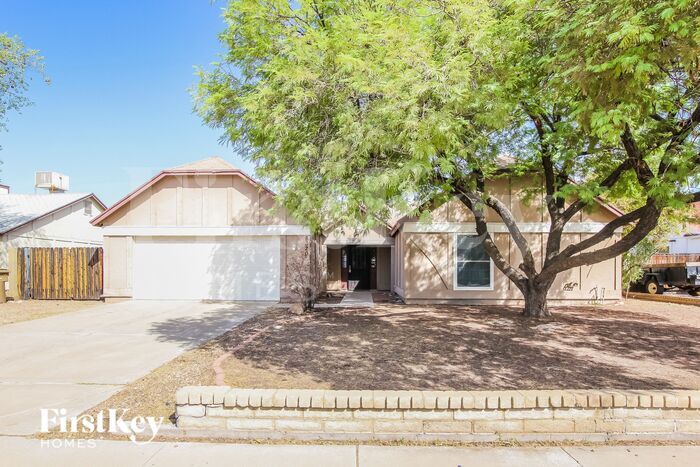Primary Photo - 8320 W Corrine Dr
