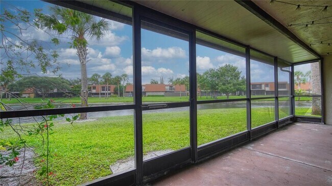 Building Photo - 11101 SW 15th Manor