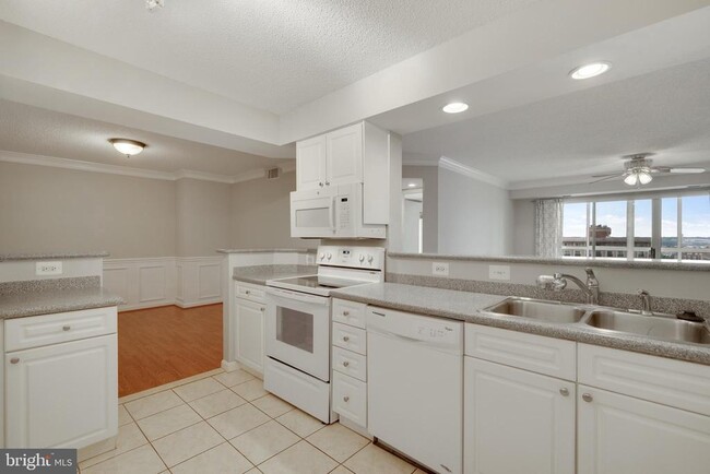 Building Photo - 2181 Jamieson Ave