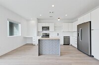 Building Photo - 100 Mockingbird Ln W