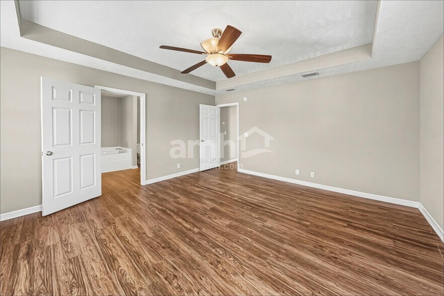 Building Photo - 620 Buck Cherry Way