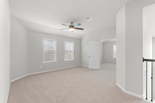 Building Photo - 29650 Kynndal Shore Dr