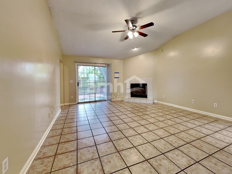 Building Photo - 7829 Invermere Blvd