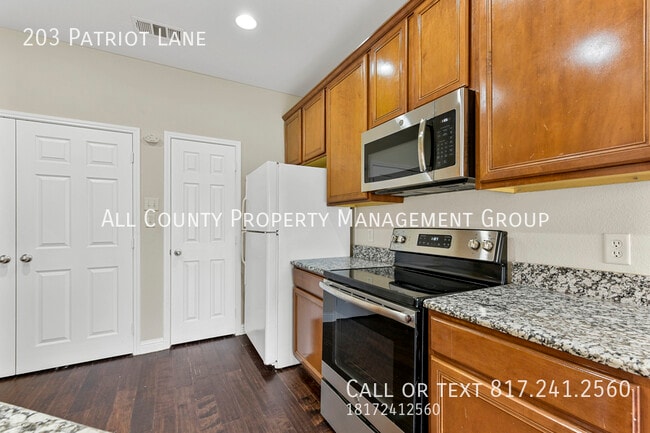 Building Photo - 203 Patriot Ln