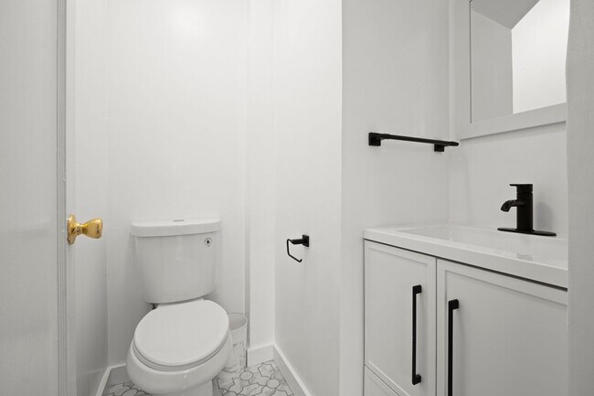 Building Photo - 2924 Morcom Ave